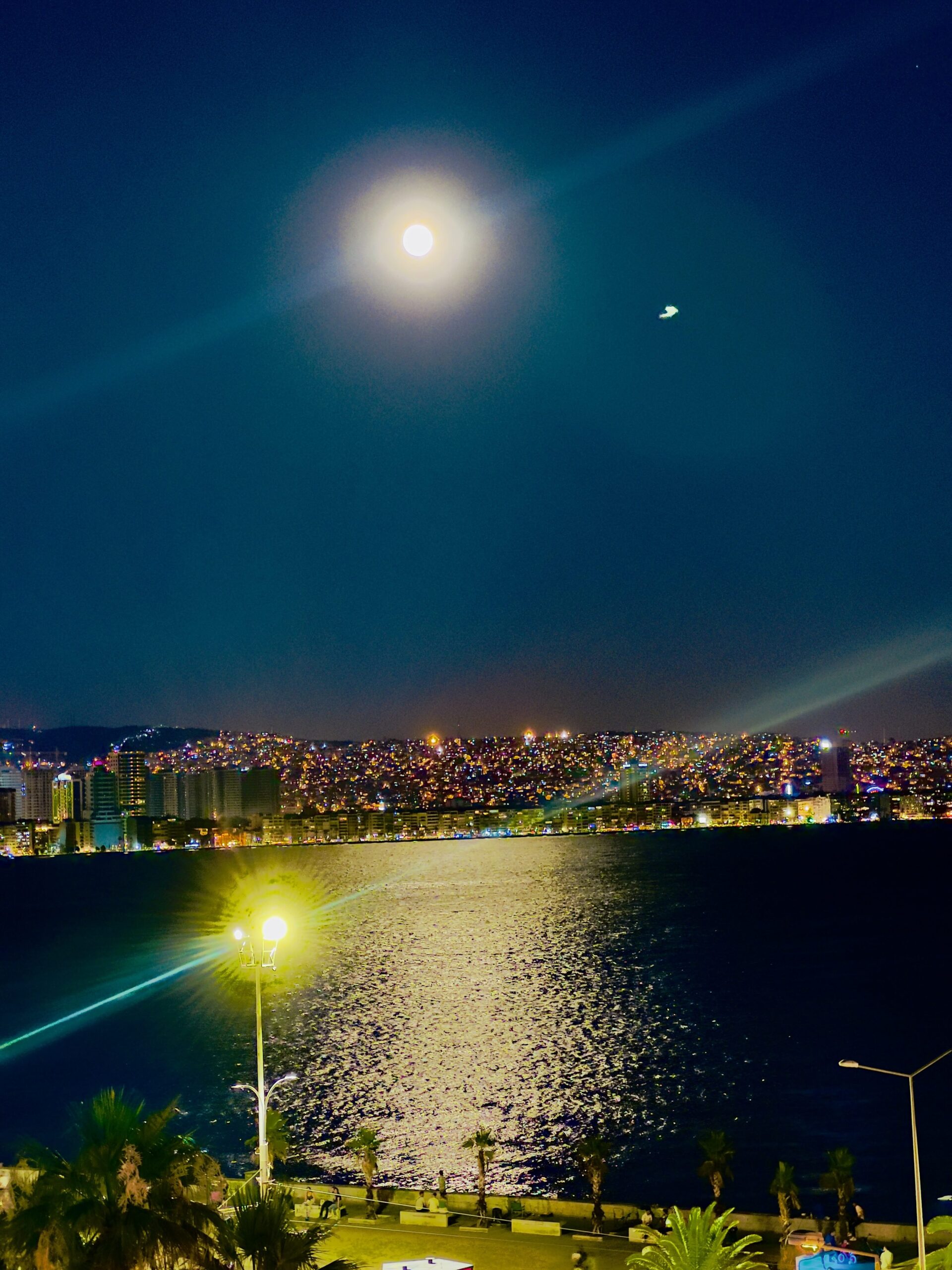 Capricorn Full moon above the sea